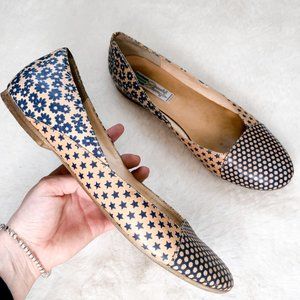 Arnold Churgin Handmade Leather Floral Star Flats